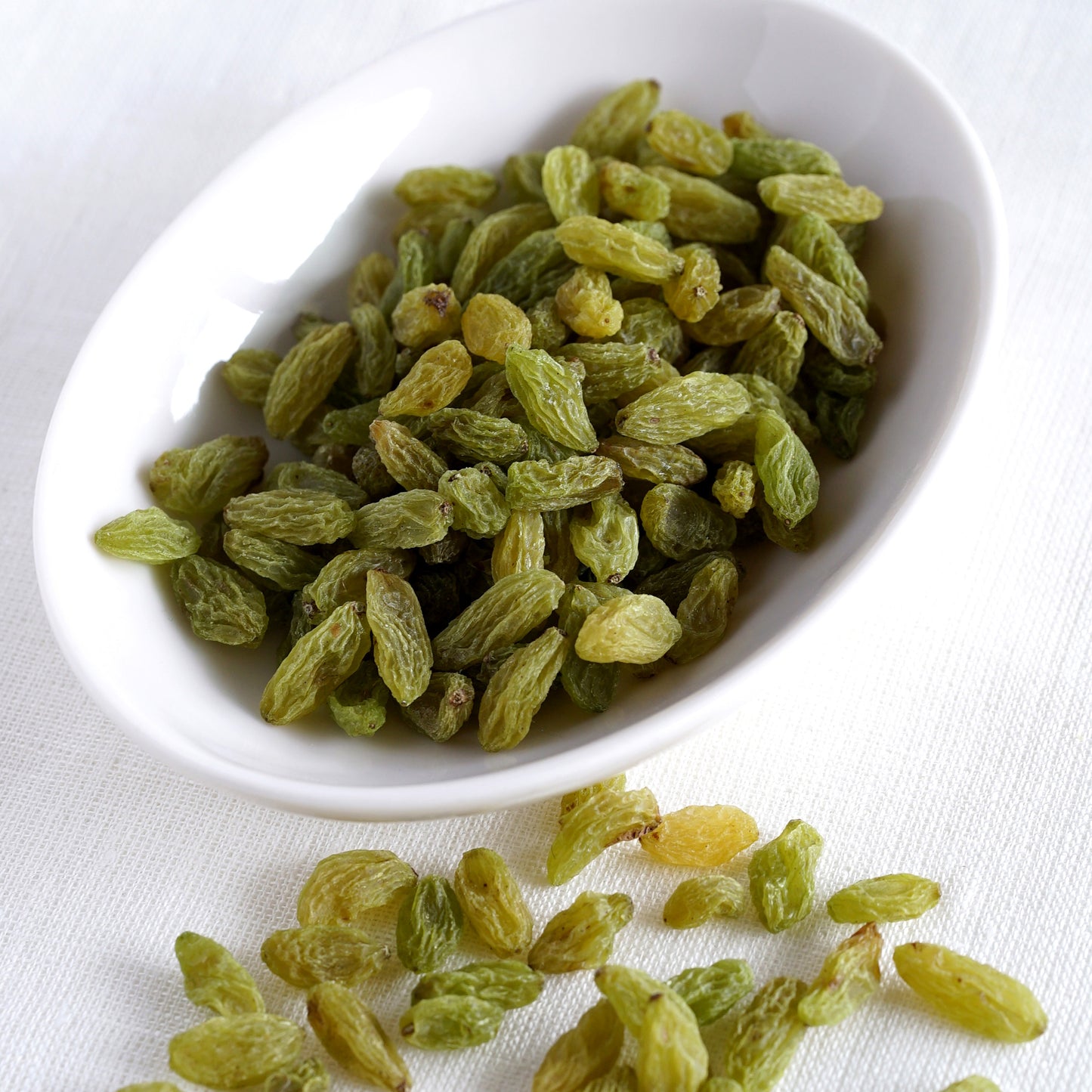 エメラルド お得なセット（緑宝石・グリーンレーズン／トルファン産）25g｜ノンオイル／香料・着色料不使用 – SUNOMA